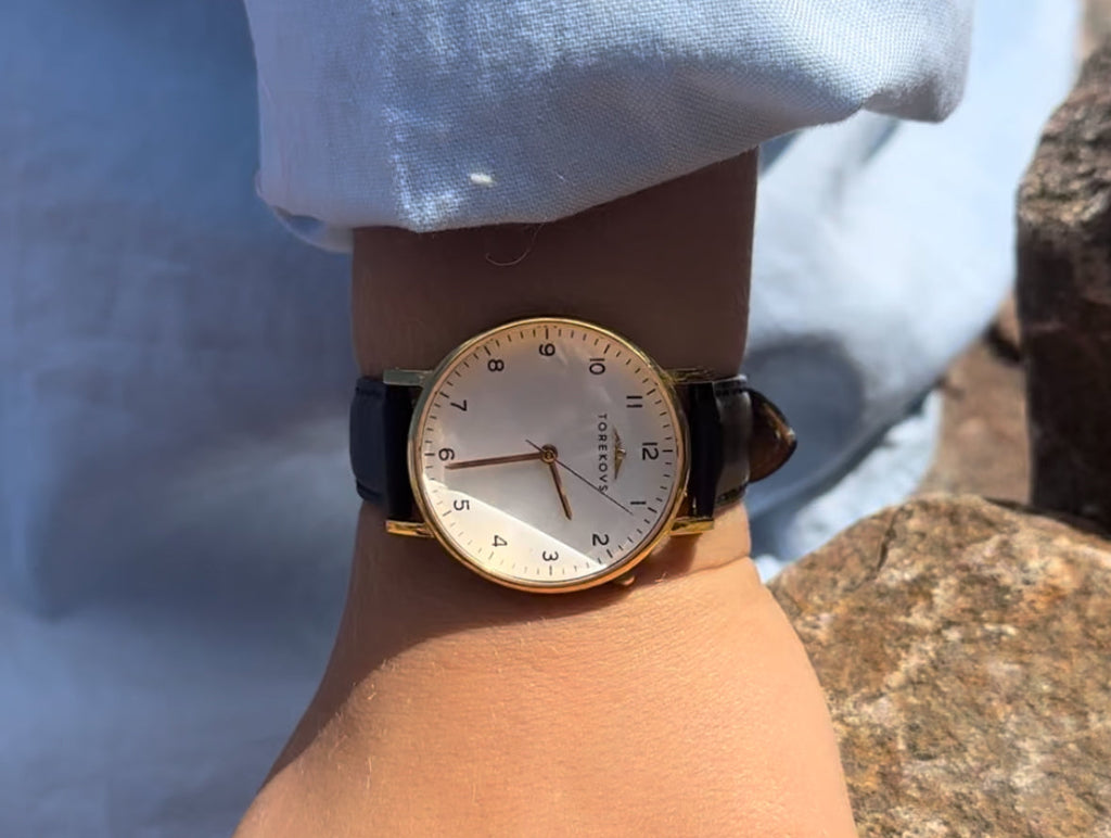 Barn med barn klockan i fokus, bäst present till Julklapp 2025