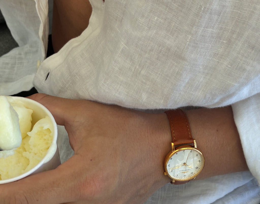 Klocka herr 33 mm på ung mans arm - Torekovs