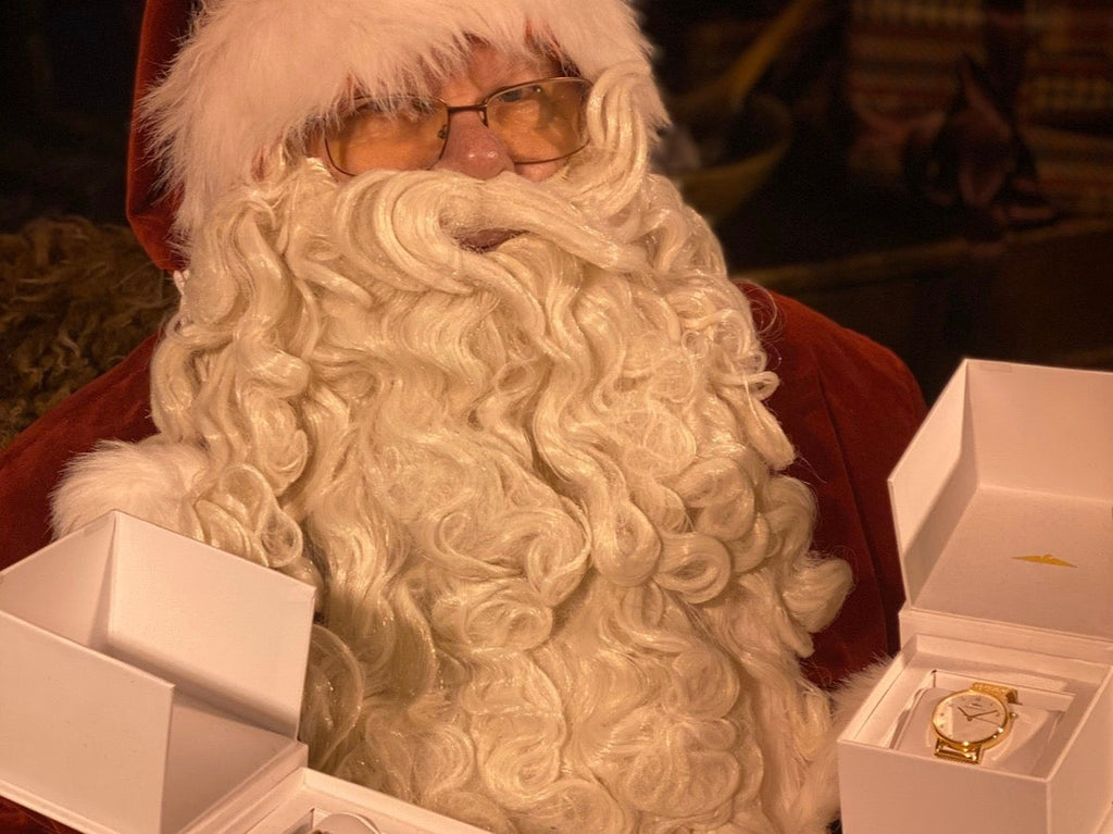 Jultomten ger analoga barnklockor från svenska Torekovs i Julklapp